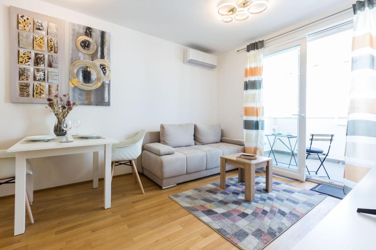 Tanja Modern Apartment With Balcony And Parking Garage زادار المظهر الخارجي الصورة